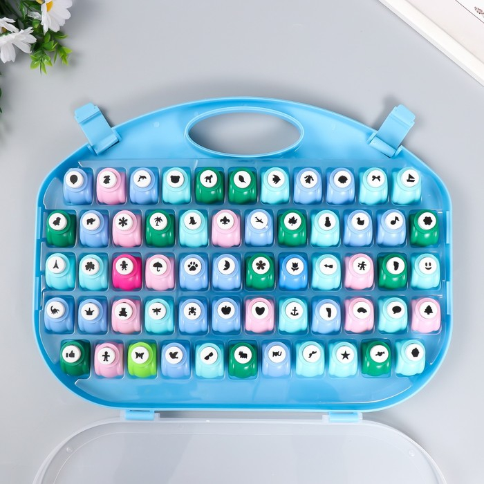 Набор фигурных дыроколов в сундуке d=1 см, 58 шт МИКС