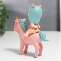 Сувенир полистоун "Малышка с оленьими рожками верхом на единорожке" 10,5х9х3,5 см