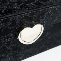 Шкатулка кожзам под часы 2 отделения и бижутерию "Под бархат" чёрная 8х15,5х20,5 см Шкатулка кожзам под часы 2 отделения и бижутерию "Под бархат" чёрная 8х15,5х20,5 см