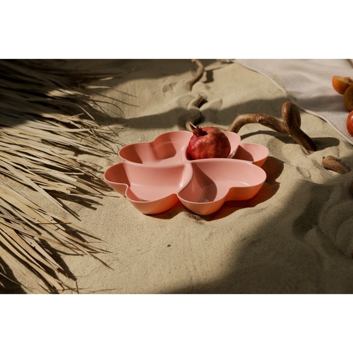 Менажница &laquo;Сердце&raquo;, 22,5&times;3 см, 4 секции, цвет МИКС