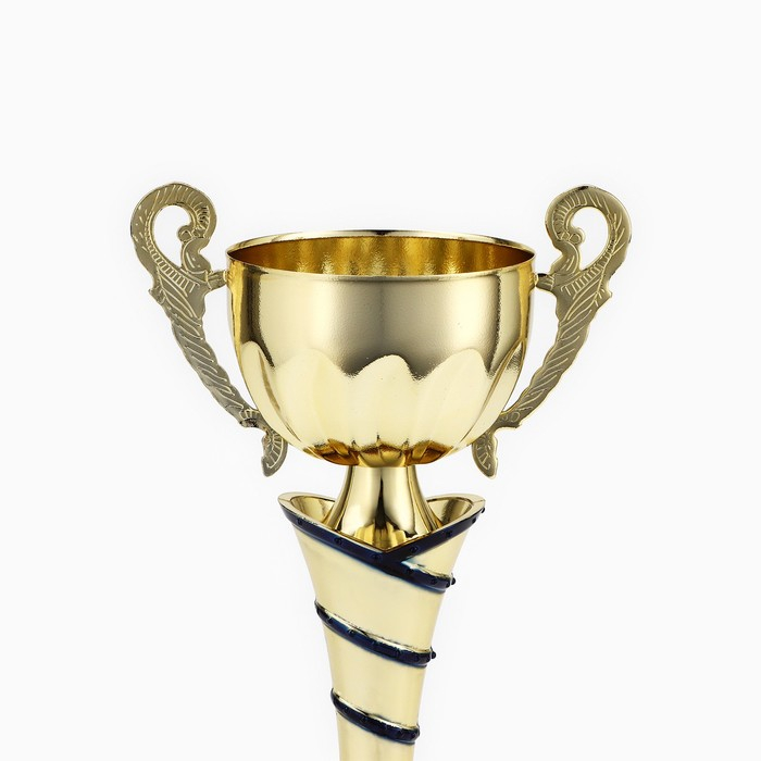 Кубок 139C, наградная фигура, золото, подставка пластик, 29,5 × 13 × 7,5 см. Кубок 139C, наградная фигура, золото, подставка пластик, 29,5 × 13 × 7,5 см.