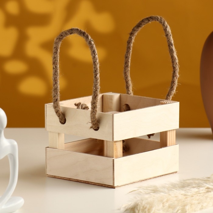 Кашпо деревянное 12&times;11&times;9 см "Однушка Лайт" реечное, ручка верёвка, натуральный Дарим Красиво