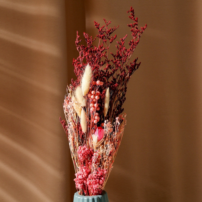 Букет из сухоцветов &laquo;Притяжение&raquo;, 52 &times; 12 &times; 8 см
