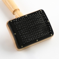 Щётка - пуходёрка деревянная "Премиум" с каплями, основание 80 х 60 мм Щётка - пуходёрка деревянная "Премиум" с каплями, основание 80 х 60 мм