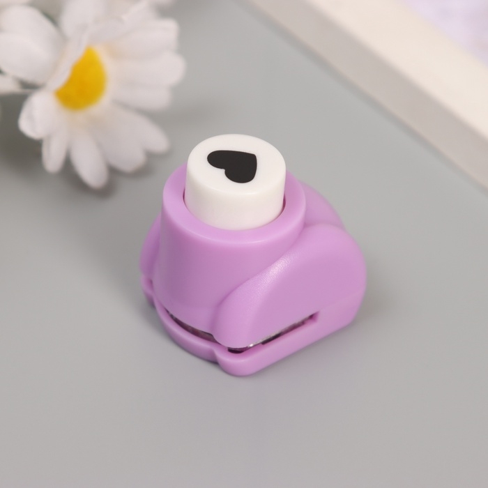 Дырокол фигурный "Сердечко" d=1 см 3х2,5х3 см МИКС