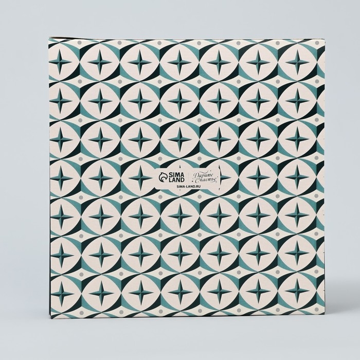 Коробка под 8 конфет и шоколад с ячейками, кондитерская упаковка &laquo;Тому, кто ценит вкус жизни&raquo; 18 х 18 х 4 см