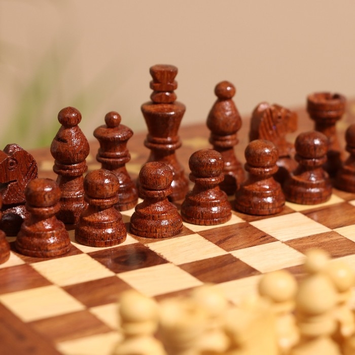 Шахматы дорожные 20,5х20,5х7 см, дерево шишам Шахматы дорожные 20,5х20,5х7 см, дерево шишам