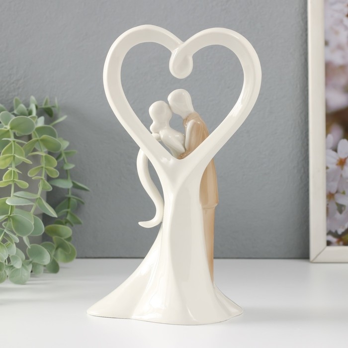 Сувенир керамика свет "Абстракция. Влюблённые, поцелуй у большого сердца" 11х8,5х20,5 см