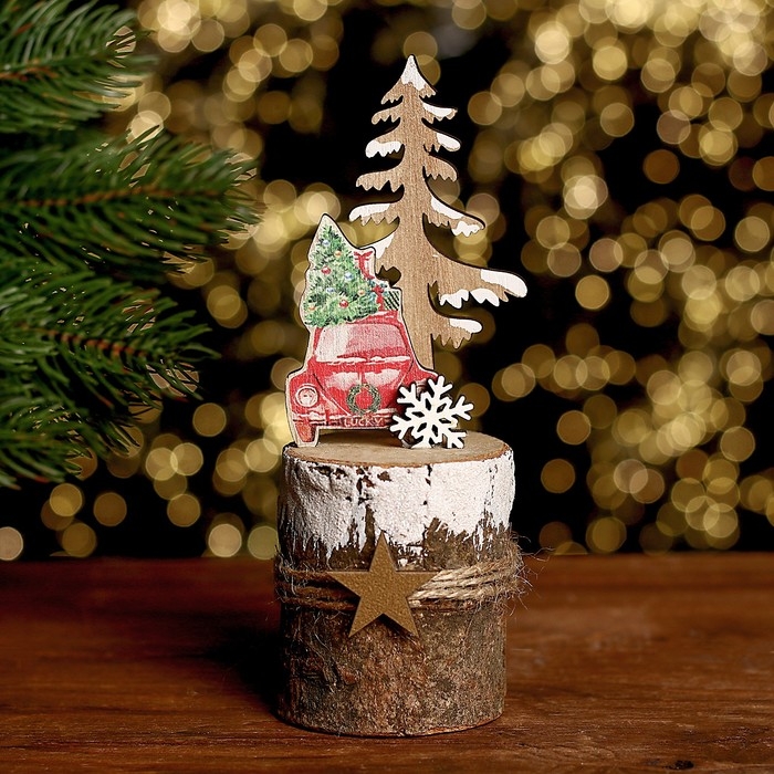 Новогодний декор «Новогоднее авто на пеньке» 7 × 7 × 17 см Новогодний декор «Новогоднее авто на пеньке» 7 × 7 × 17 см