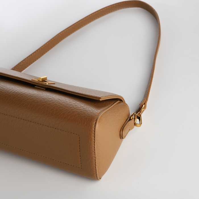 Сумка женская мессенджер на клапане TEXTURA, средний размер, цвет коричневый Сумка женская мессенджер на клапане TEXTURA, средний размер, цвет коричневый