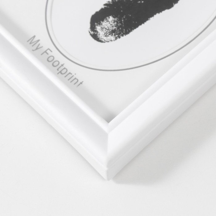 Фоторамка пластик на 2 фото 7,5х10 см с штемп.подушкой Фоторамка пластик на 2 фото 7,5х10 см с штемп.подушкой "Малыш" белая 22х27 см