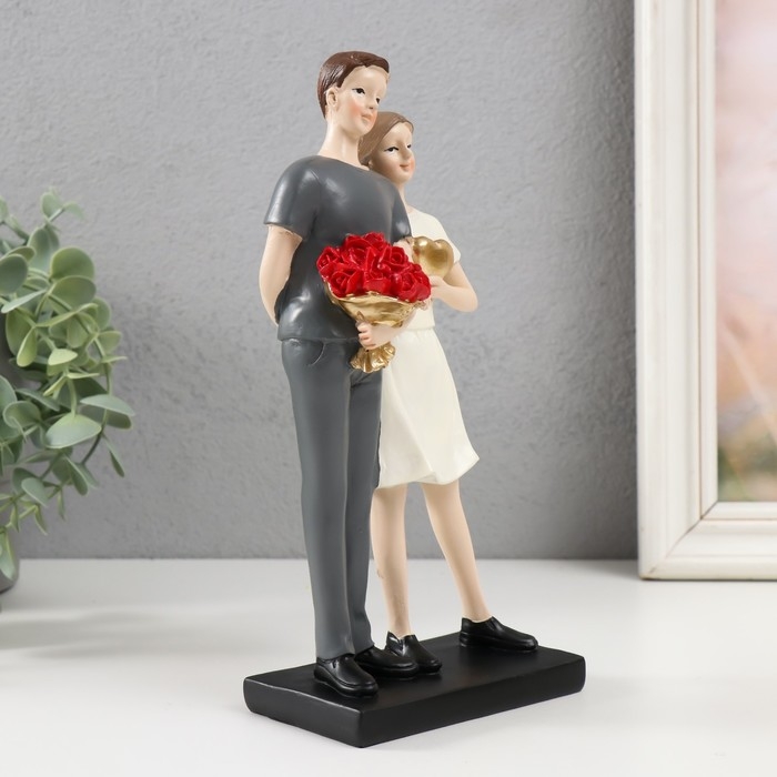 Сувенир полистоун Сувенир полистоун "Влюблённые - первое свидание" 11,5х6х22 см