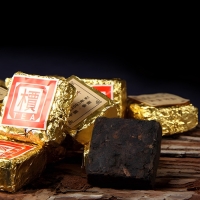 Китайский выдержанный чай Шу Пуэр "ДЖЕКИЧАЙ", кубик, Юньнань, новый год, 100 г Китайский выдержанный чай Шу Пуэр "ДЖЕКИЧАЙ", кубик, Юньнань, новый год, 100 г