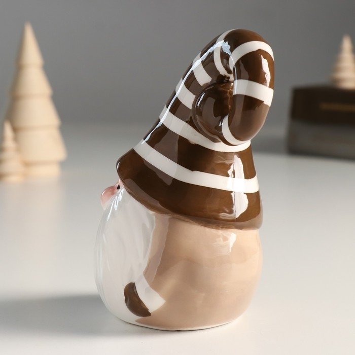 Сувенир керамика Сувенир керамика "Дед Мороз в бежевом полосатом колпаке" 13,4х8,5х7,5 см