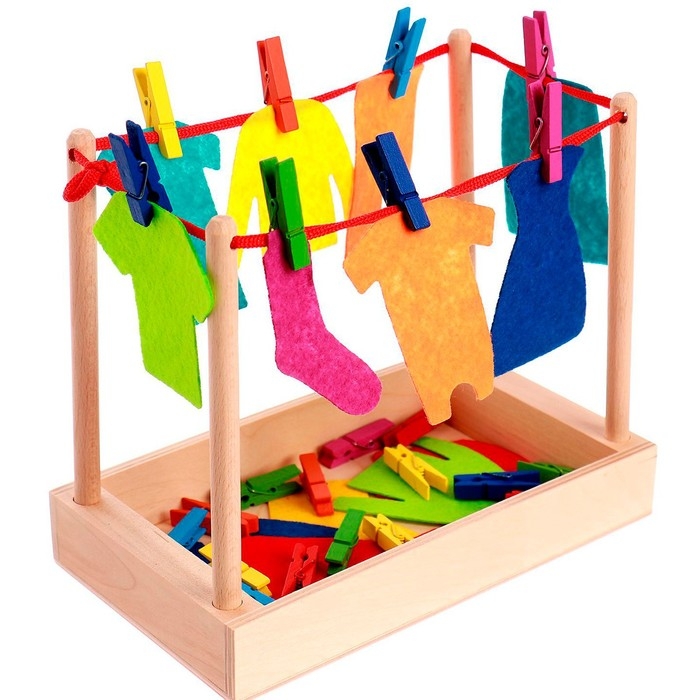 Игровой набор &laquo;Стирка&raquo; Основание, 24 прищепки, 4 предметов одежды, 22 &times; 13 &times; 40 см