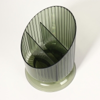 Подставка для хранения маникюрных/косметических принадлежностей &laquo;GREEN&raquo;, 3 секции, 16 &times; 11,5 &times; 11,5 см, цвет полупрозрачный/зелёный