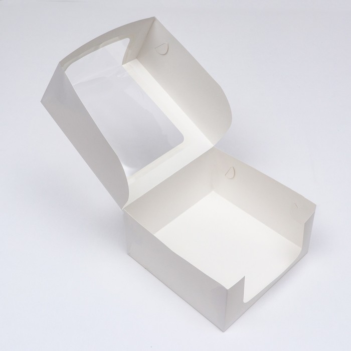 Кондитерская упаковка с окном, белая, 23,5 х 23,5 х 11,5 см Кондитерская упаковка с окном, белая, 23,5 х 23,5 х 11,5 см