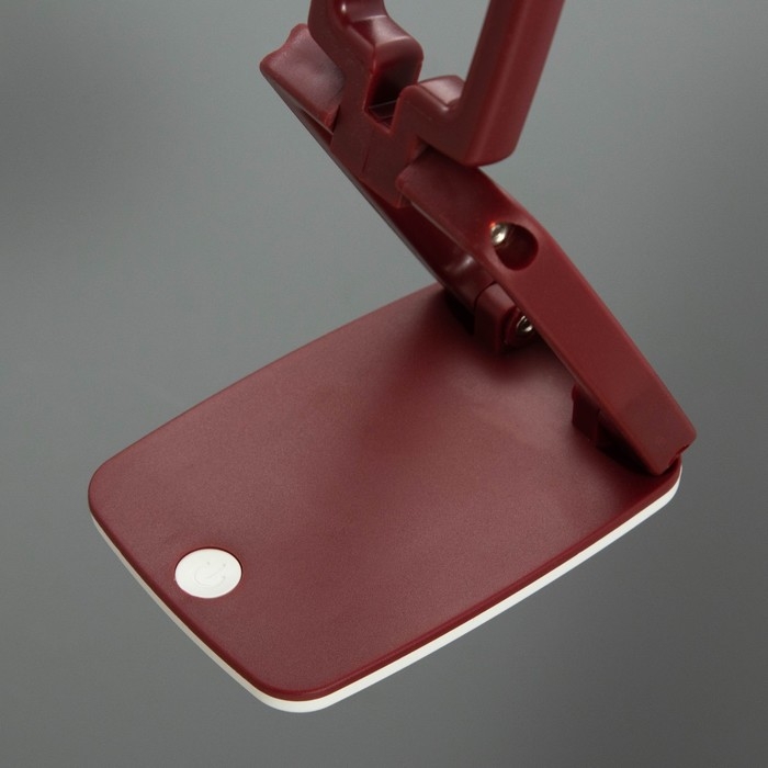 Настольная лампа с лупой 3х Настольная лампа с лупой 3х "Раскладушка" LED 5Вт 3000К 3хААА бордовый 9х6,5х25см RISALUX