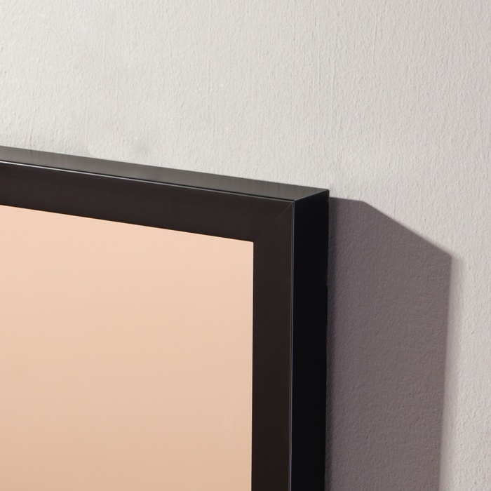 Зеркало настенное, в раме 50х70 см Зеркало настенное, в раме 50х70 см