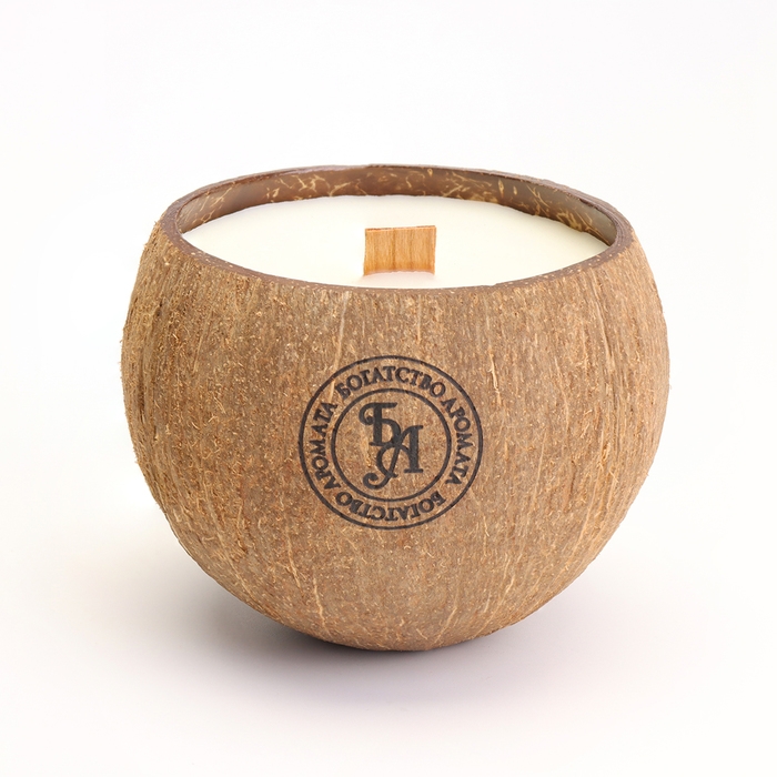 Свеча в кокосе ароматическая, английская груша и фрезия, соевый воск, 8х10 с, в коробке