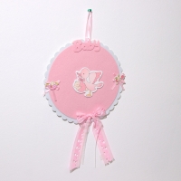 Декоративное украшение (подвеска) "Аист с девочкой" 27х27х46 см, розовый Декоративное украшение (подвеска) "Аист с девочкой" 27х27х46 см, розовый