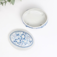 Шкатулка керамика на ножках "Синие цветочки" 6,1х7,7х4,8 см Шкатулка керамика на ножках "Синие цветочки" 6,1х7,7х4,8 см