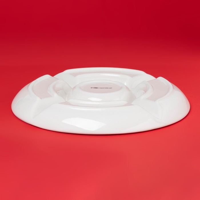 Менажница новогодняя Доляна &laquo;Парк аттракционов&raquo;, 5 ячеек, 25,5&times;3,1 см, керамика, цвет белый