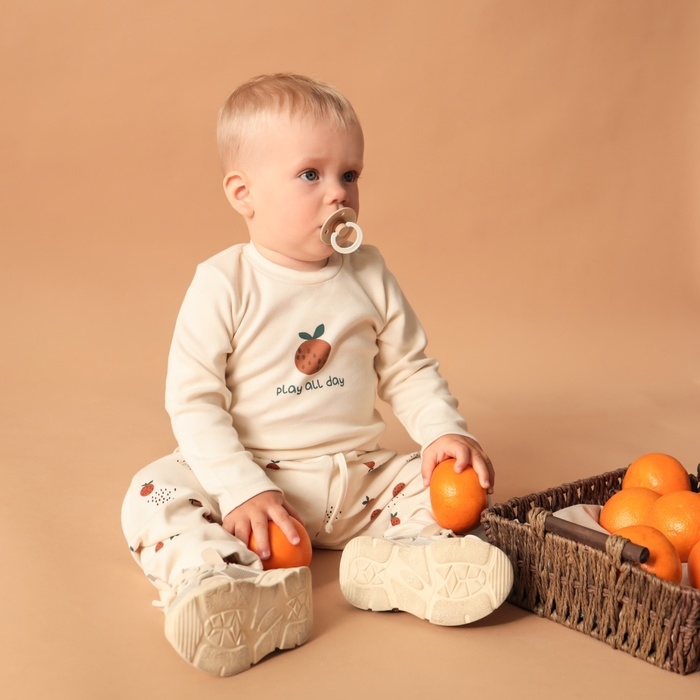 Футболка с дл. рукавом Крошка Я Oranges р. 62-68, молочный Футболка с дл. рукавом Крошка Я Oranges р. 62-68, молочный