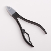 Кусачки педикюрные, с колпачком, изогнутое лезвие, 10,5 см, длина лезвия - 15 мм, цвет чёрный Кусачки педикюрные, с колпачком, изогнутое лезвие, 10,5 см, длина лезвия - 15 мм, цвет чёрный