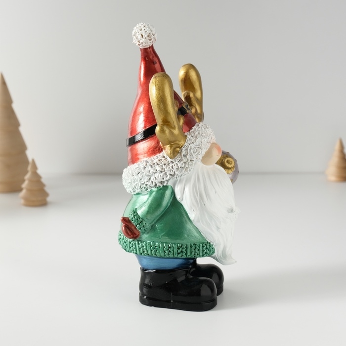 Сувенир полистоун "Дед Мороз в колпаке с рожками, с ёлочным шариком" 11х9,5х21 см