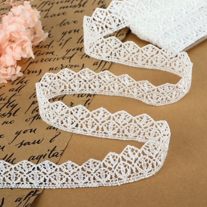 Кружево гипюровое, 30 мм &times; 9 &plusmn; 0,5 м, цвет белый