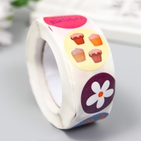 Наклейка бумага "Рисунки" d=2,5 см 500 шт в рулоне 3х6,5х6,5 см