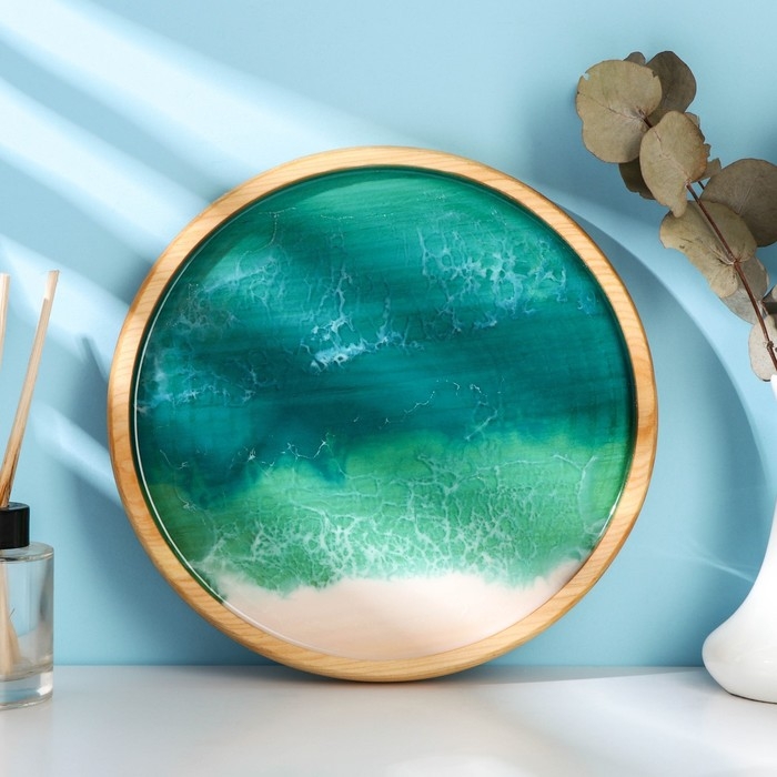 Поднос с эпоксидной пищевой смолой Adelica, 25&times;2,5 см, цельный массив кедра, рисунок МИКС