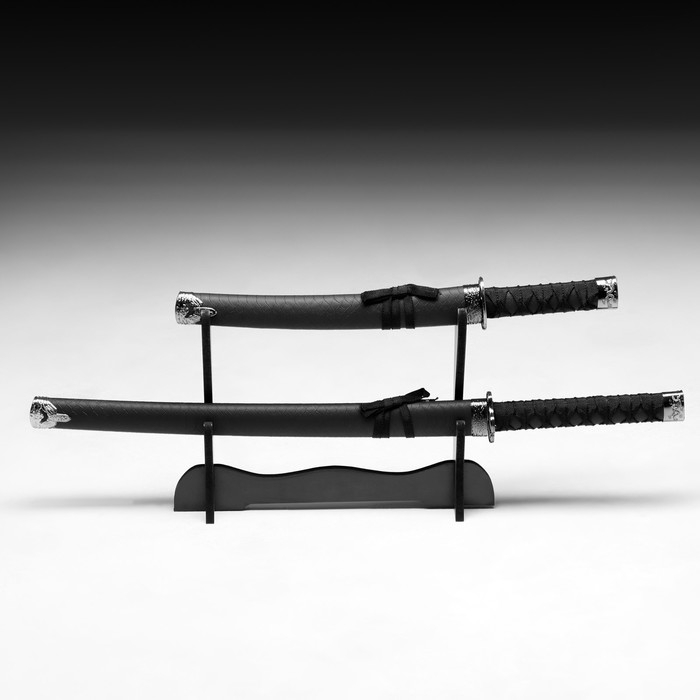 Сув. изделие катаны 2в1 на подставке, ножны кожзам, рептилия, черная 47/70см Сув. изделие катаны 2в1 на подставке, ножны кожзам, рептилия, черная 47/70см