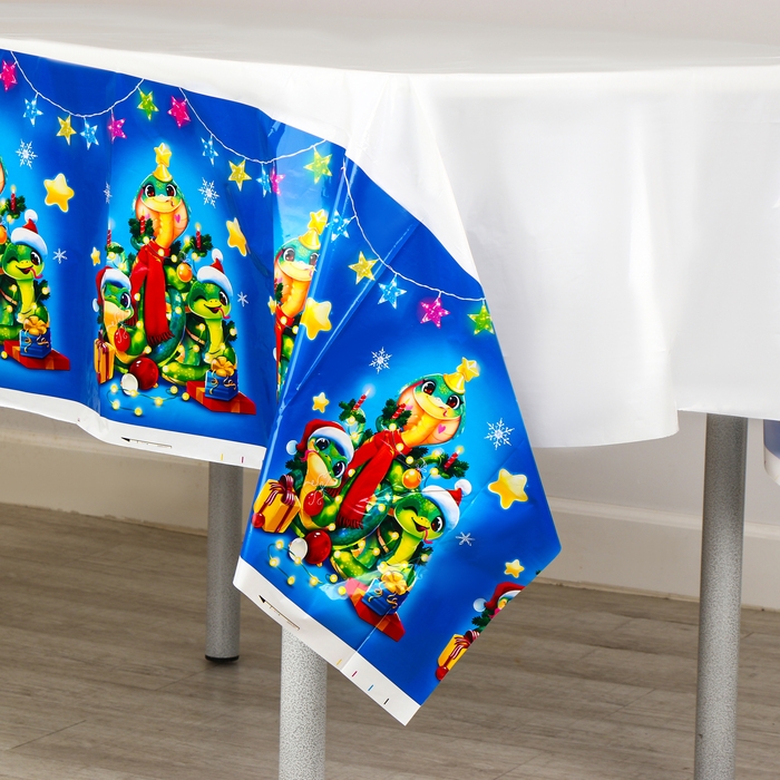 Скатерть новогодняя одноразовая &laquo;Змея&raquo; 180х137 см