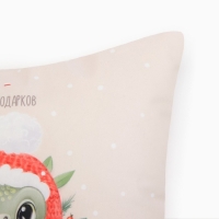 Новый год. Символ года. Змея. Чехол на подушку Этель "Змейка в носке", 40*40 см, 100 п/э, велюр