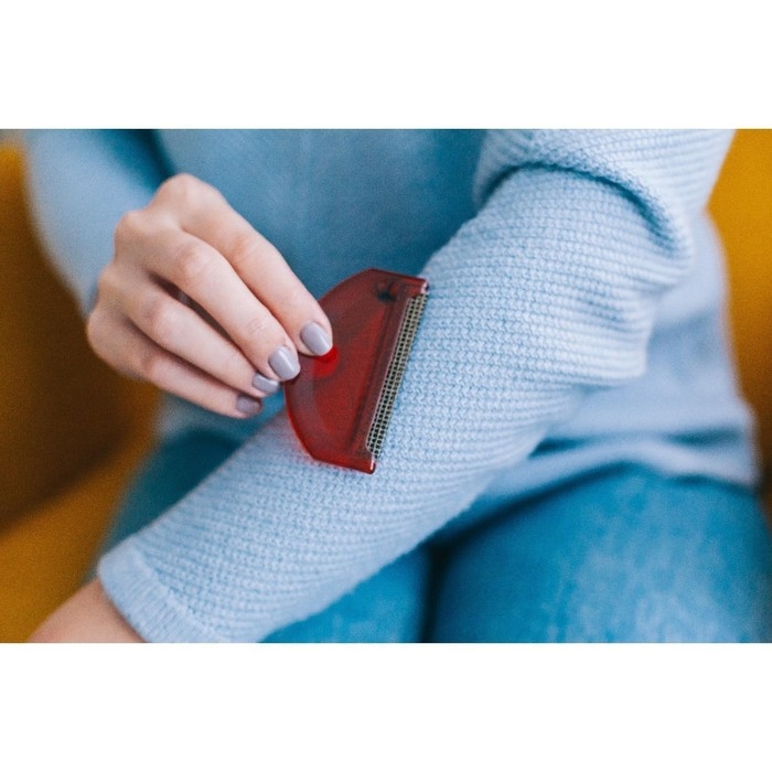 Щётка для удаления катышков, 7,5 × 4,5 × 0,5 см, цвет МИКС Щётка для удаления катышков, 7,5 × 4,5 × 0,5 см, цвет МИКС