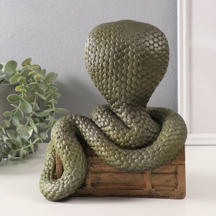 Копилка Копилка "КОБРА НА СУНДУКЕ" 20 х 17 х 12 см.