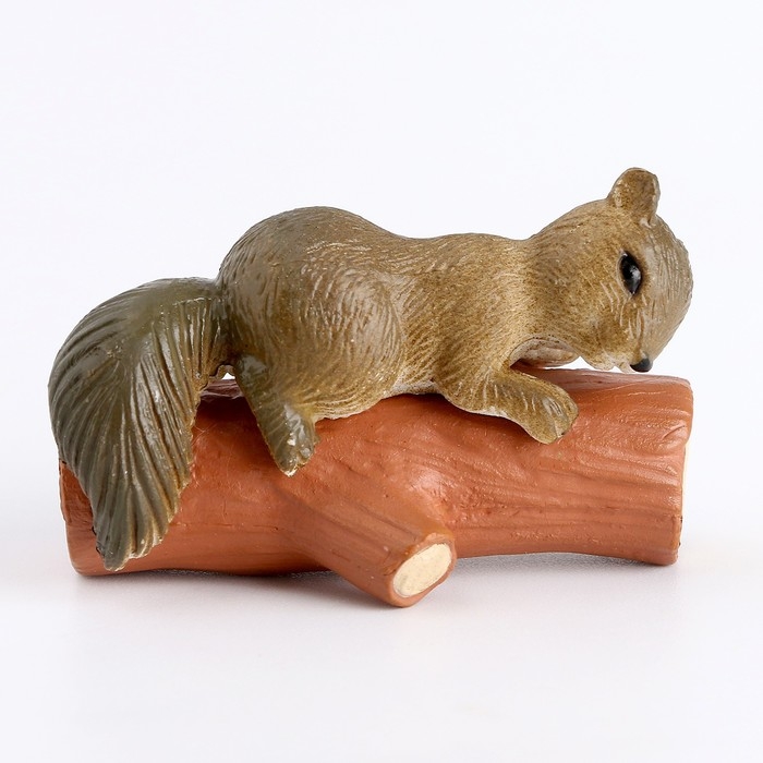 Миниатюра кукольная &laquo;Белочка на дереве&raquo;, набор 2 шт., размер 1 шт. &mdash; 2,5 &times; 5 &times; 2,5 см