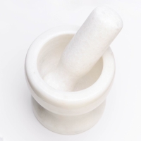 Ступка с пестиком из камня средняя, 250 мл, белая, в коробке