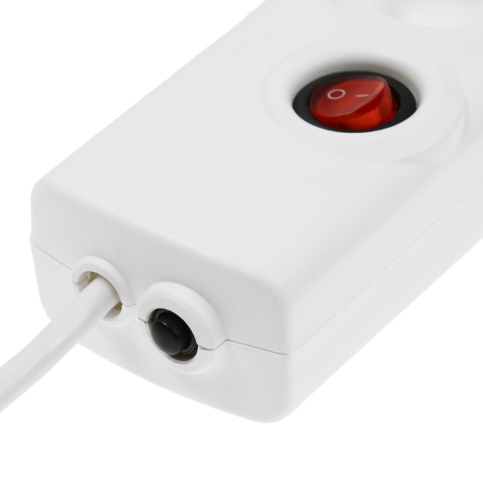 Сетевой фильтр Luazon Lighting, 5 розеток, 1.5 м, 2200 Вт, 3х0.75 мм2, 10 A, 220 В, c предохранителем, белый