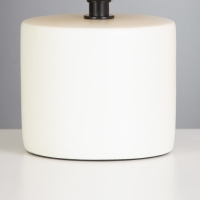 Лампа настольная "Хавьер" 1х40Вт Е14 белый 13х13х23см Лампа настольная "Хавьер" 1х40Вт Е14 белый 13х13х23см
