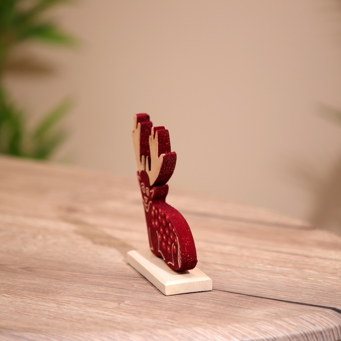 Сувенир Сувенир "Олень" на подставке, дерево 11х4х10 см