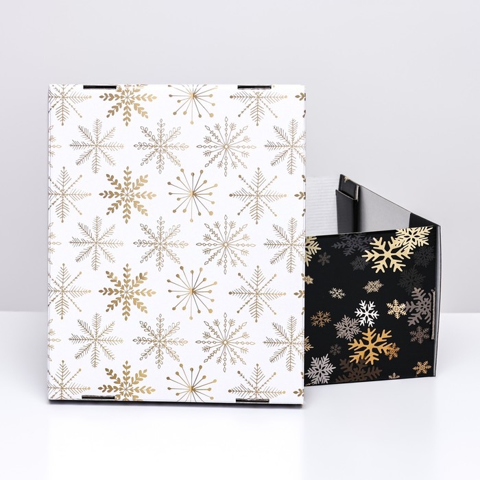 Новый год. Подарочная коробка складная, новогодняя "Снегопад", 31,2 х 25,6 х 16,1 см.