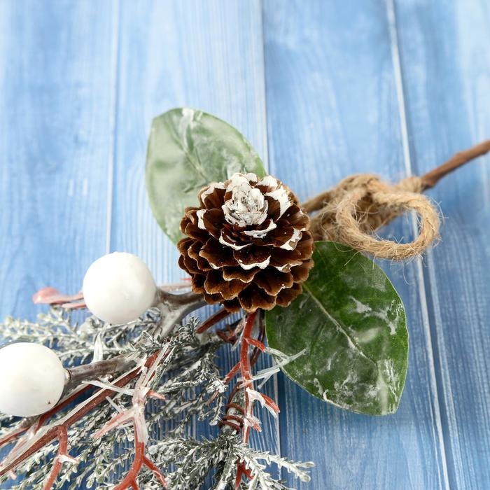 Декор Декор "Зимнее очарование" шишка шарики веточки в серебре, 20 см