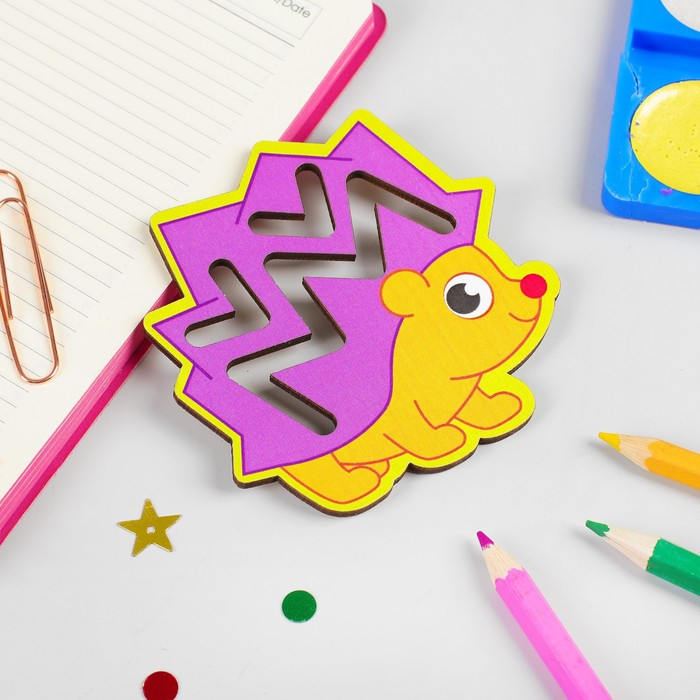 Трафареты для рисования &laquo;Животные&raquo;, рисунок наклеен