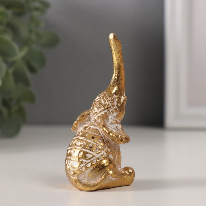 Сувенир полистоун "Слонёнок. Индейские узоры" золото 3,3х3,5х7,5 см