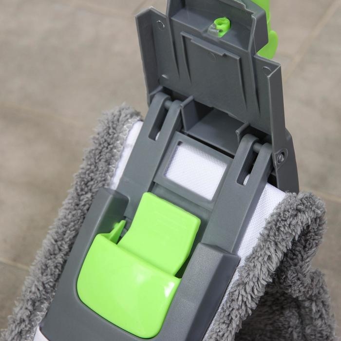 Швабра для мытья пола плоская Доляна, насадка из микрофибры 42&times;12 см, телескопическая ручка 73-124 см