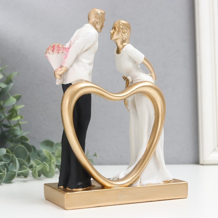 Сувенир полистоун Сувенир полистоун "Встреча влюблённых" чёрно-белый с золотом 6х13,5х19,5 см