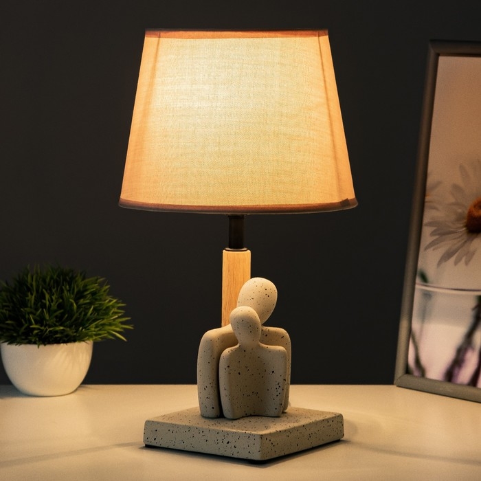 Настольная лампа "Нежность" Е14 40Вт бежевый 20х20х31см RISALUX